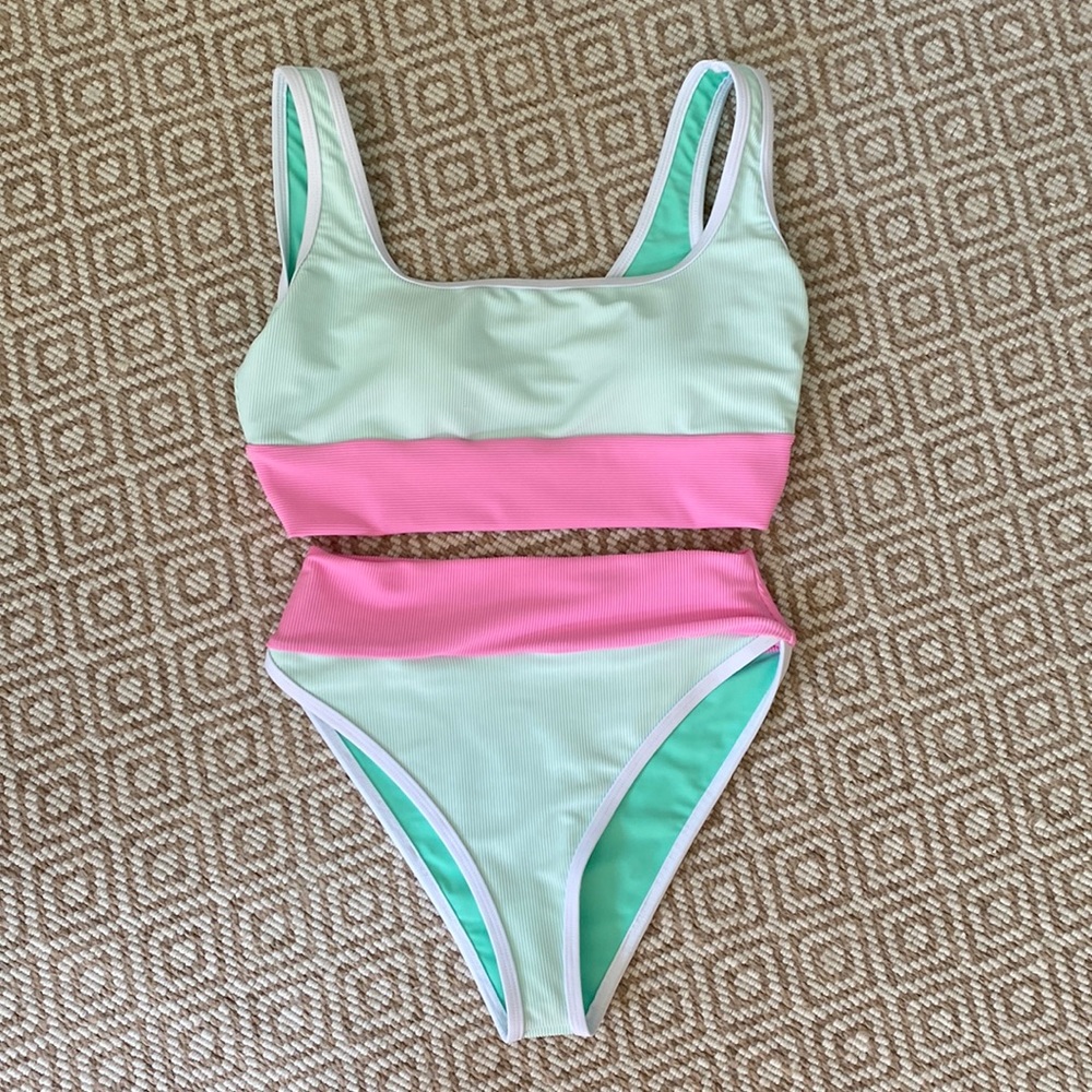 LainSnow Kiawah Top & Bottom in Watermelon, Size Medium